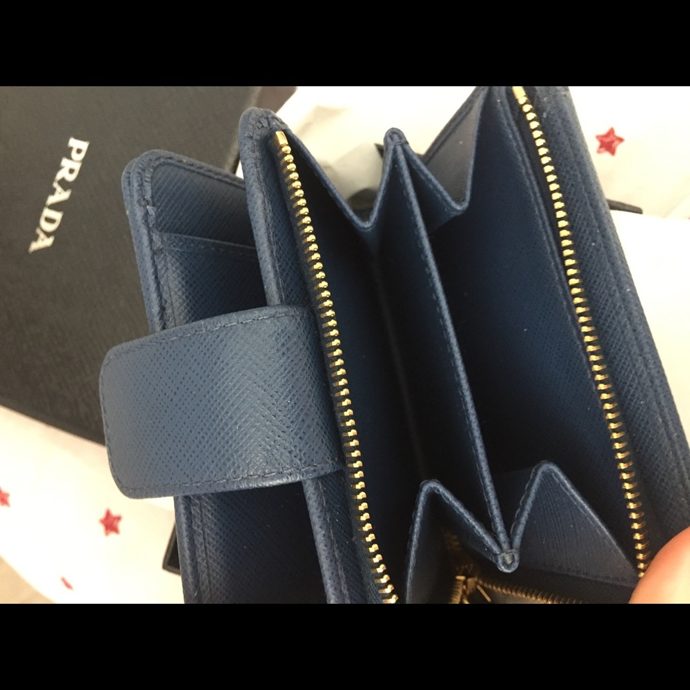 PRADA Leather Wallet - Picture 7 of 8